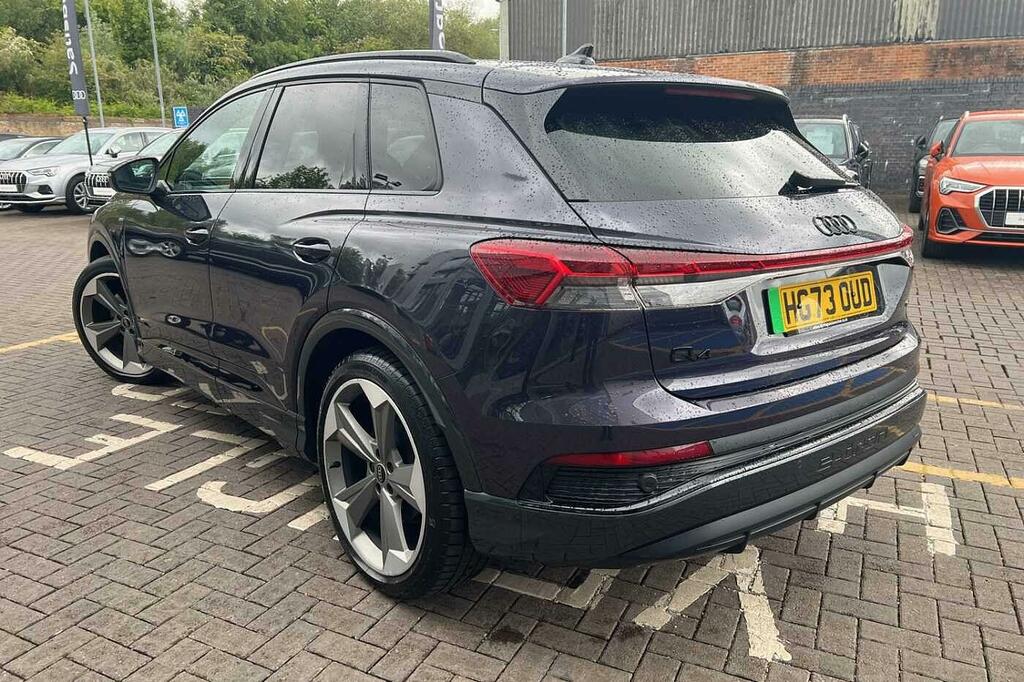 Audi Q4 E Tron Q4 S Black Edition 50 E-tron Quattro 220,00 Kw HG73OUD Blue #3