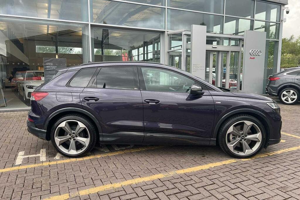 Audi Q4 E Tron Q4 S Black Edition 50 E-tron Quattro 220,00 Kw HG73OUD Blue #4