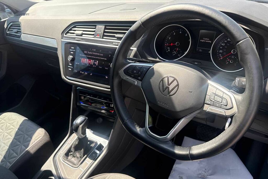 Volkswagen Tiguan 1.5 Tsi 150 Life Dsg LD21KRV Black #6