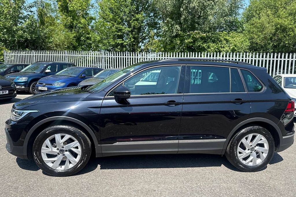 Volkswagen Tiguan 1.5 Tsi 150 Life Dsg LD21KRV Black #4