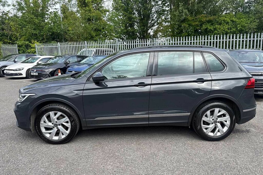 Volkswagen Tiguan 1.5 Tsi 150 Life DE22GJV Grey #4