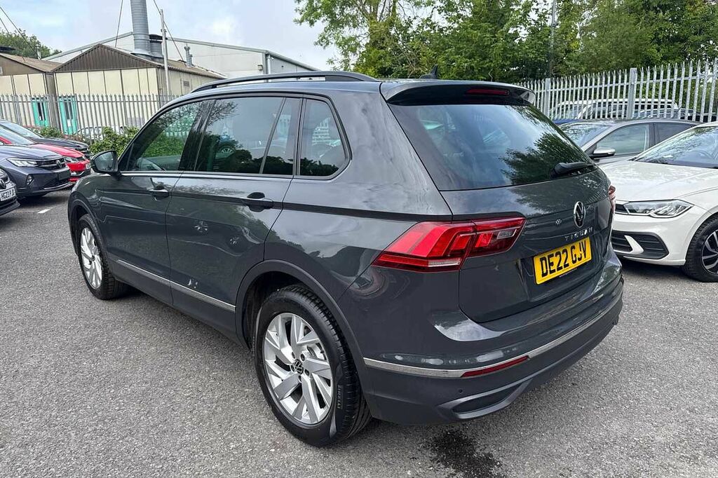 Volkswagen Tiguan 1.5 Tsi 150 Life DE22GJV Grey #3
