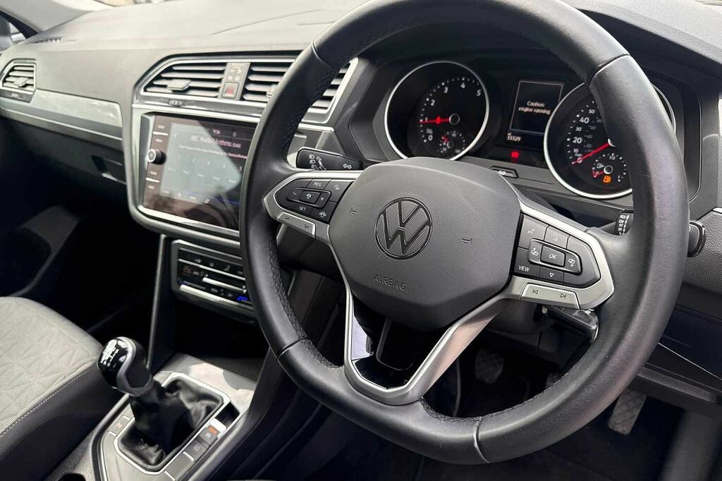 Volkswagen Tiguan 1.5 Tsi 150 Life DE22GJV Grey #6