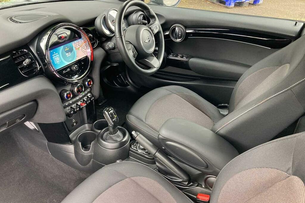 Mini Hatch 1.5 Cooper Classic HJ72MXM Grey #2