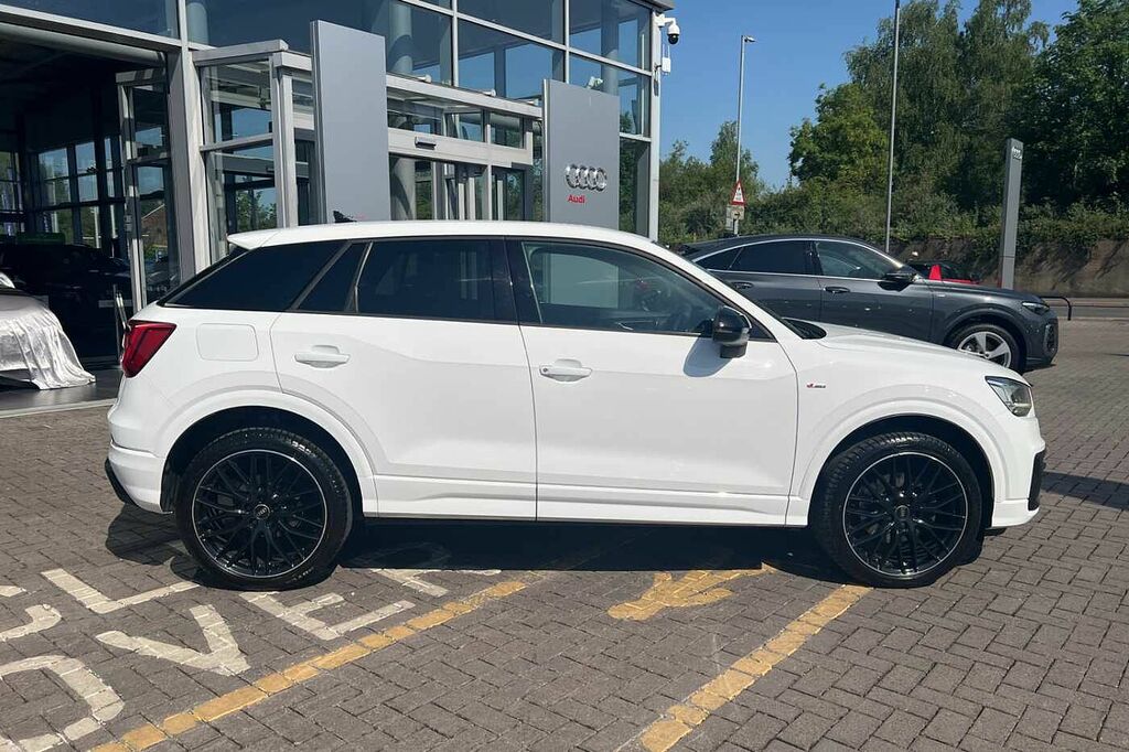 Audi Q2 Black Edition 35 Tfsi 150 Ps 6-Speed CY19YOP Grey #4