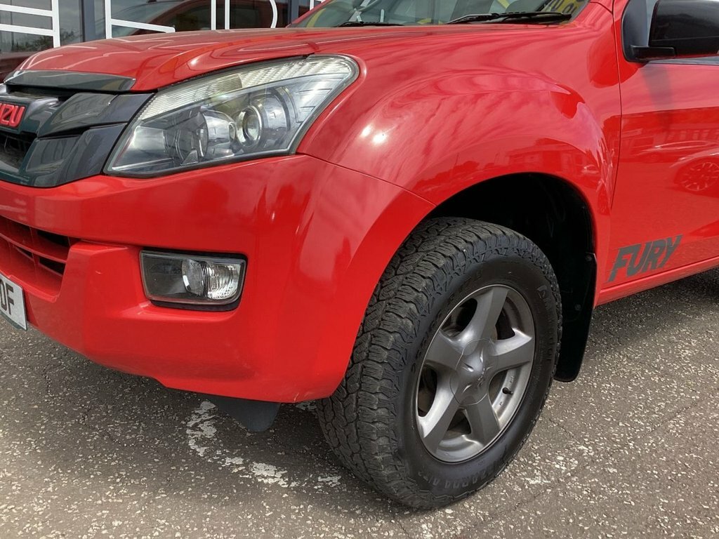 Isuzu D-Max 2.5L Fury Red #5