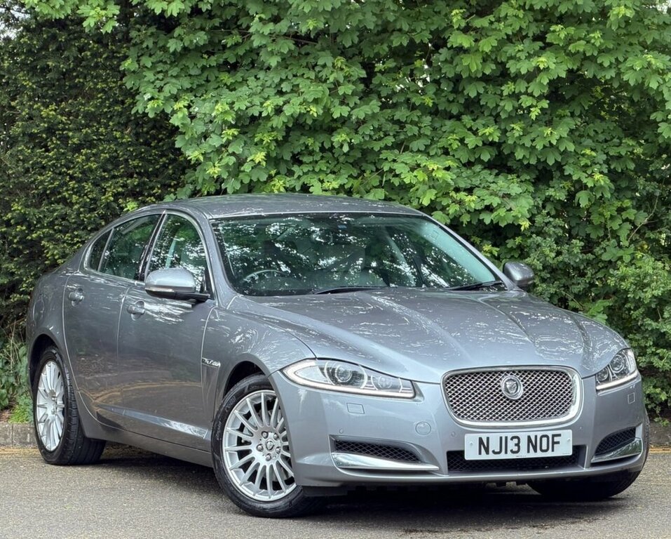 Jaguar XF V6 Luxury Grey