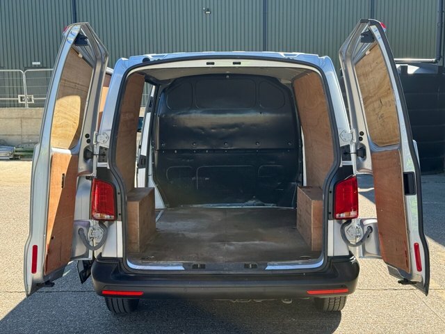 Volkswagen Transporter 2.0 Tdi T28 Startline Panel Van GJ71LGV Silver #3