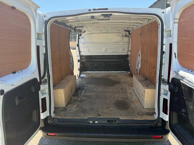 Renault Trafic 2.0 Dci Blue Ll30 Business Panel Van M HV72ZNJ White #3