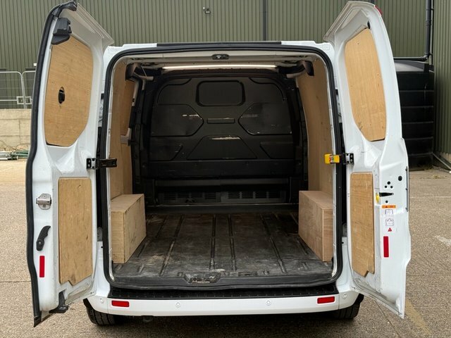 Ford Transit Custom 2.0 300 Ecoblue Limited Panel Van Manua LD23GYR White #3