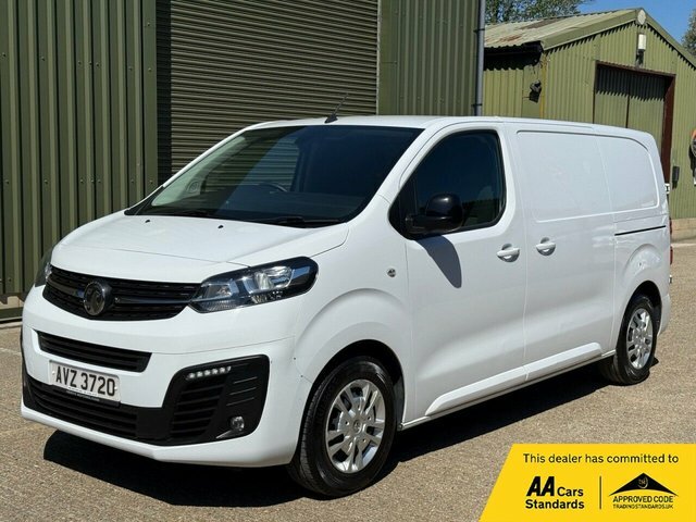 Vauxhall Vivaro 1.5 Turbo D 2700 Sportive Panel Van 6Dr Man White