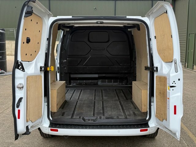 Ford Transit Custom 2.0 300 Ecoblue Limited Panel Van Manua LD23RZF White #2