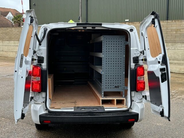Vauxhall Vivaro 1.5 Turbo D 2900 Pro Panel Van 6Dr L DL23YFD White #2