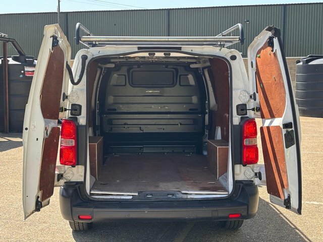 Citroen Dispatch 1.5 Bluehdi 1200 Enterprise XL Panel Van 6Dr Diese AY21EDR White #2