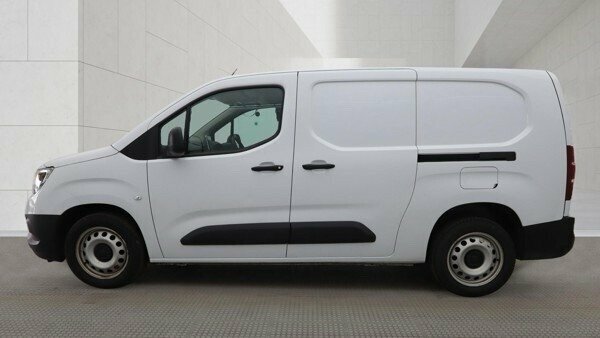 Vauxhall Combo 1.5 Turbo D 2300 Prime Panel Van 6Dr AMZ6303 White #4