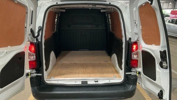 Vauxhall Combo 1.5 Turbo D 2300 Prime Panel Van 6Dr AMZ6303 White #2