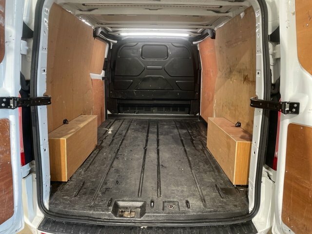 Ford Transit Custom 2.0 300 Ecoblue Limited Panel Van Manua DS22NZH White #3