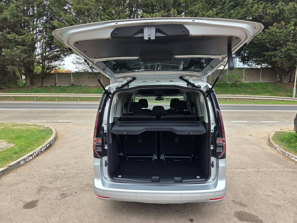 Volkswagen Caddy Maxi Life 2.0 Tdi 122 Life Dsg Silver #3