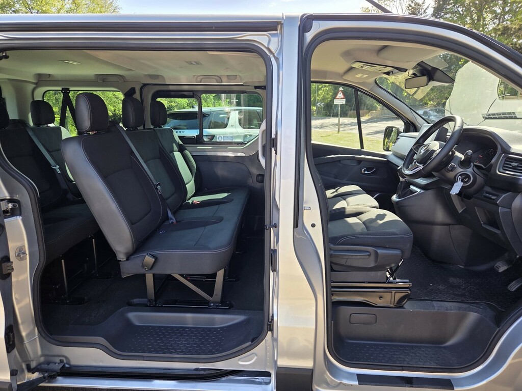 Renault Trafic Minibus FT72EYP Silver #2