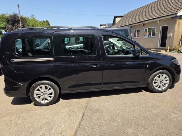 Volkswagen Caddy Maxi Life 2.0 Tdi 122 Life Dsg Black #2
