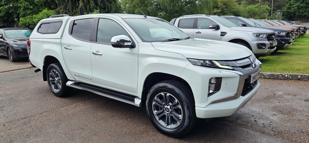 Mitsubishi L200 Double Cab Di-d 150 Barbarian X 4Wd WM69HYG White #4