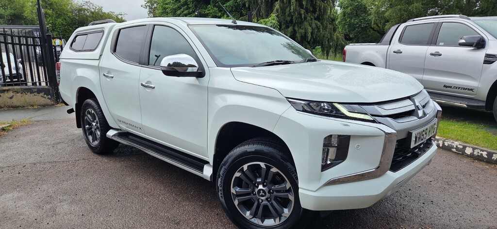 Mitsubishi L200 Double Cab Di-d 150 Barbarian X 4Wd White