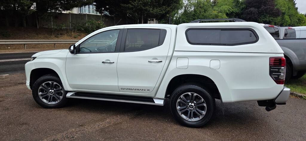 Mitsubishi L200 Double Cab Di-d 150 Barbarian X 4Wd WM69HYG White #3