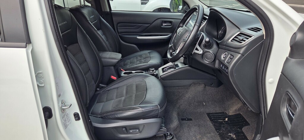 Mitsubishi L200 Double Cab Di-d 150 Barbarian X 4Wd WM69HYG White #2