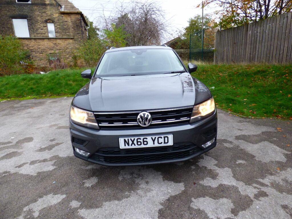 Volkswagen Tiguan 2.0 Tdi 150 4Motion Se Nav Dsg NX66YCD Grey