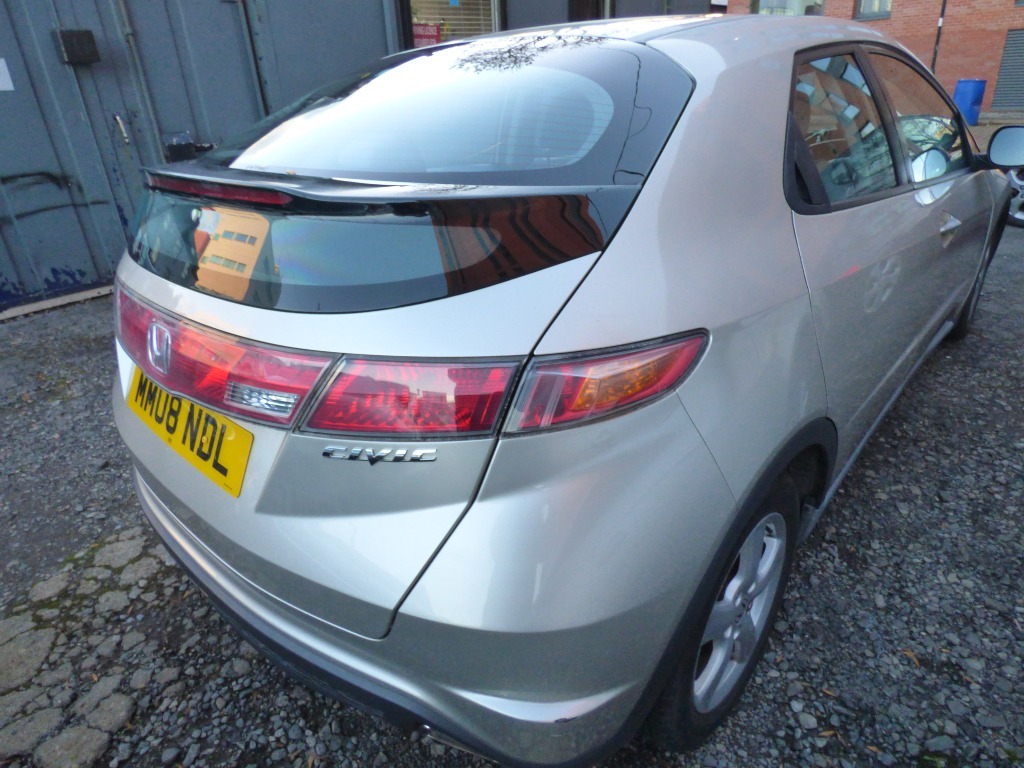 Honda Civic 1.8 I-vtec Se I-shift Silver #5