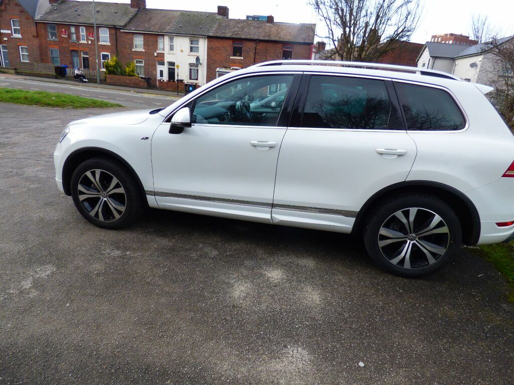 Volkswagen Touareg 3.0 V6 Tdi 245 R-line Tip DV63ZCT White #2