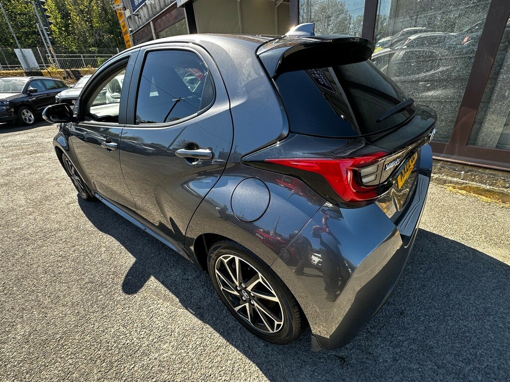 Toyota Yaris 1.5 Vvt-h Design E-cvt Euro 6 Ss KR22UZY Grey #4