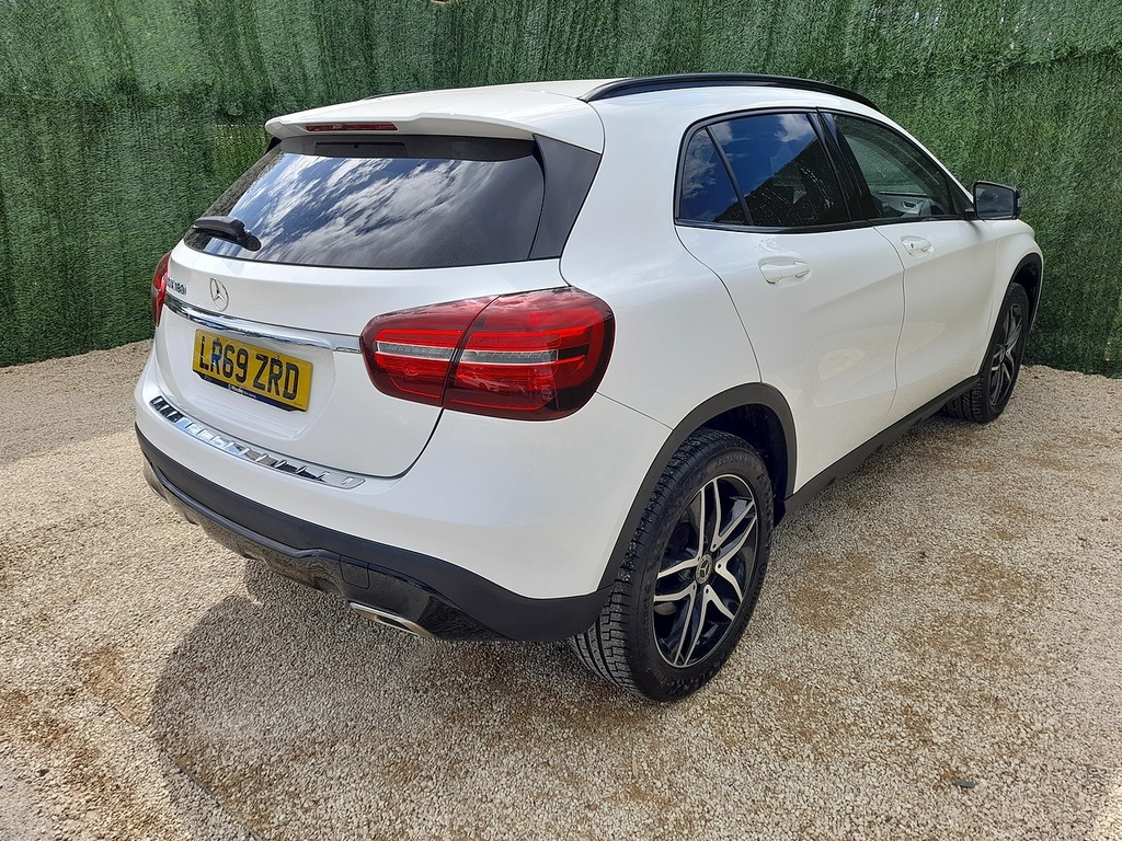 Mercedes-Benz GLA Class Gla180 Urban Edition LR69ZRD White #5