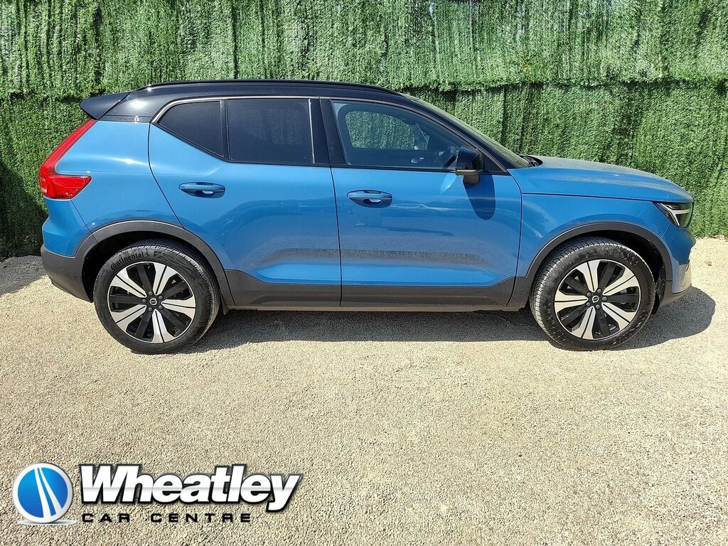 Volvo XC40 Core Blue