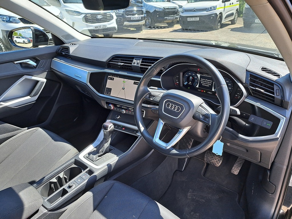 Audi Q3 Tfsie Technik ML72LKP Black #2