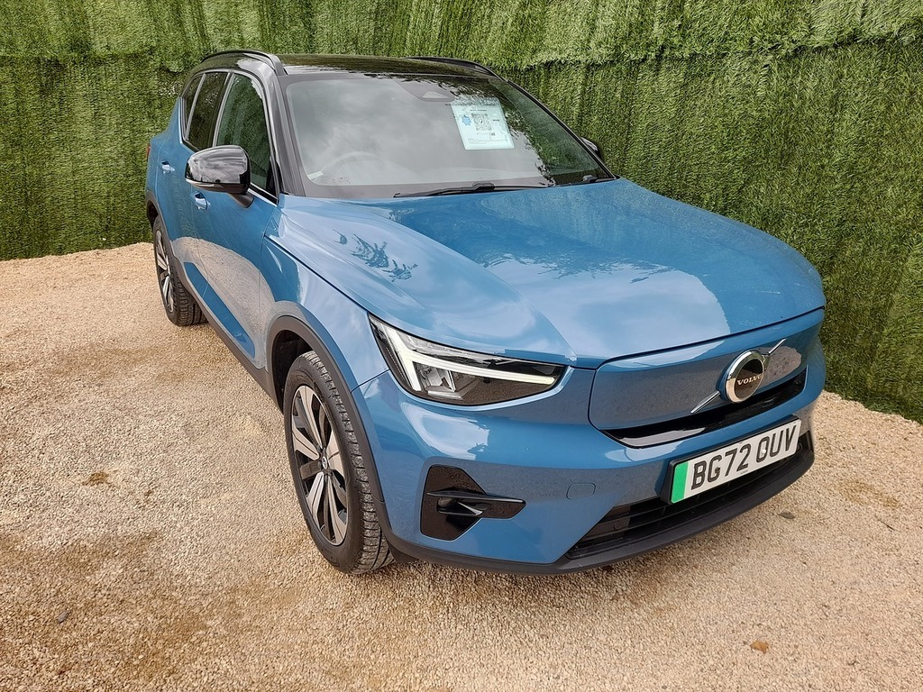 Volvo XC40 Plus Blue #2