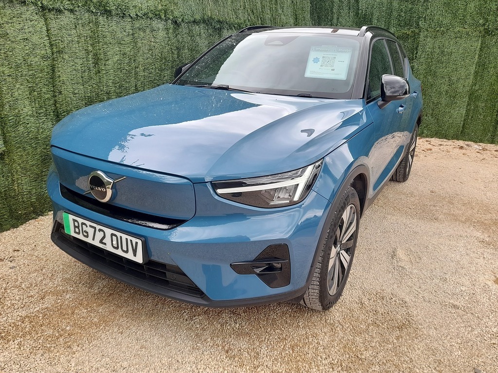 Volvo XC40 Plus Blue #4