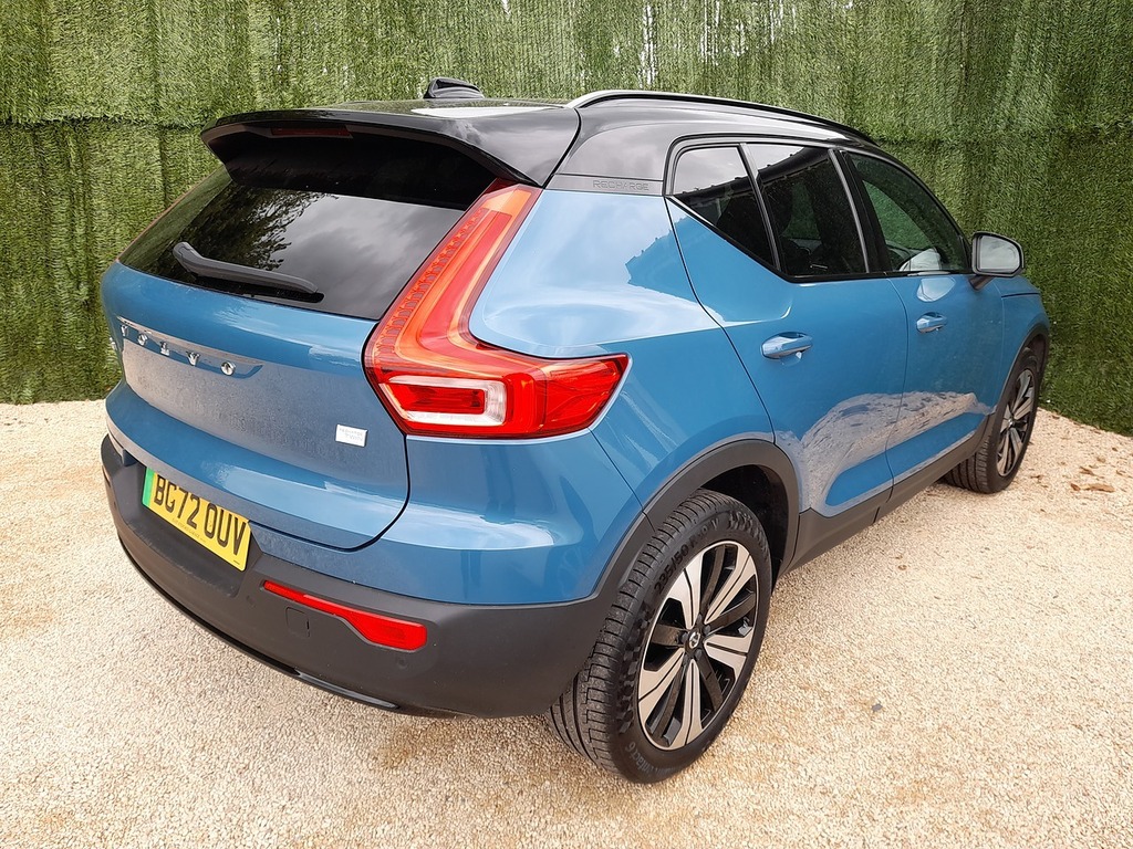 Volvo XC40 Plus Blue #5