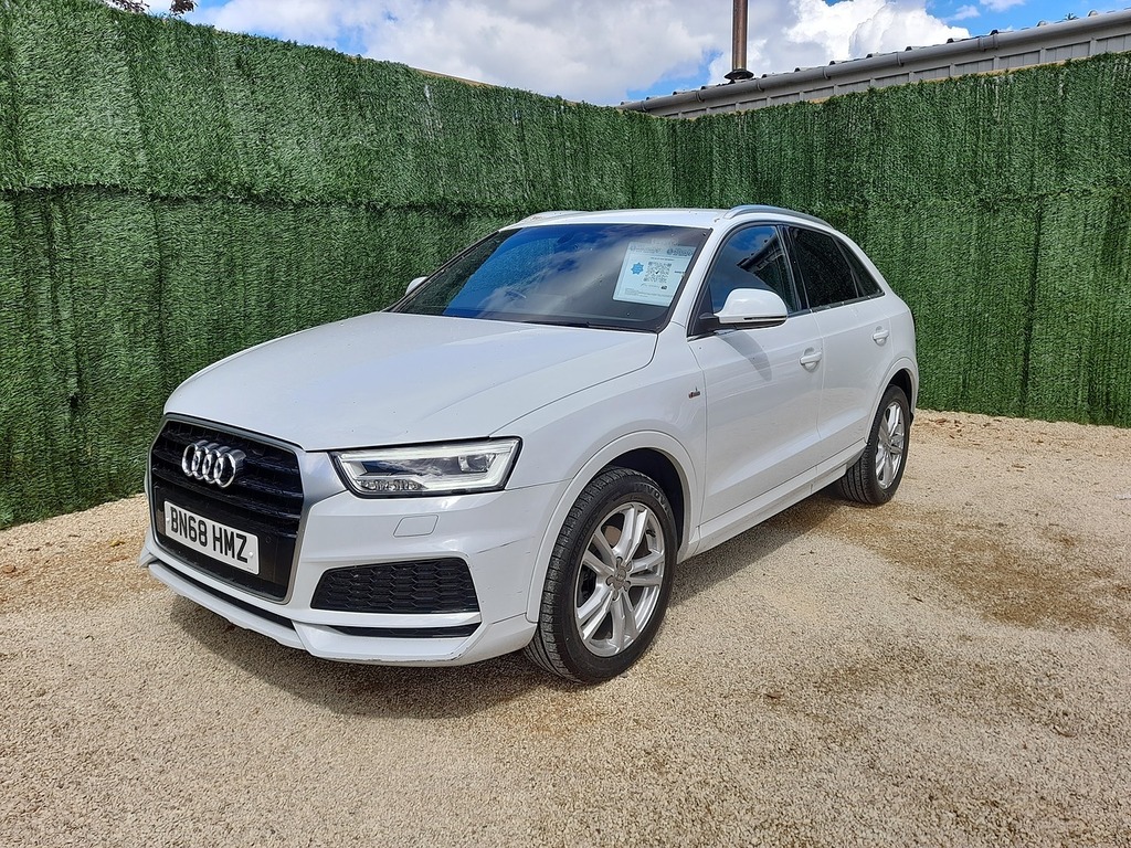 Audi Q3 Tfsi Cod S Line Edition BN68HMZ White #4