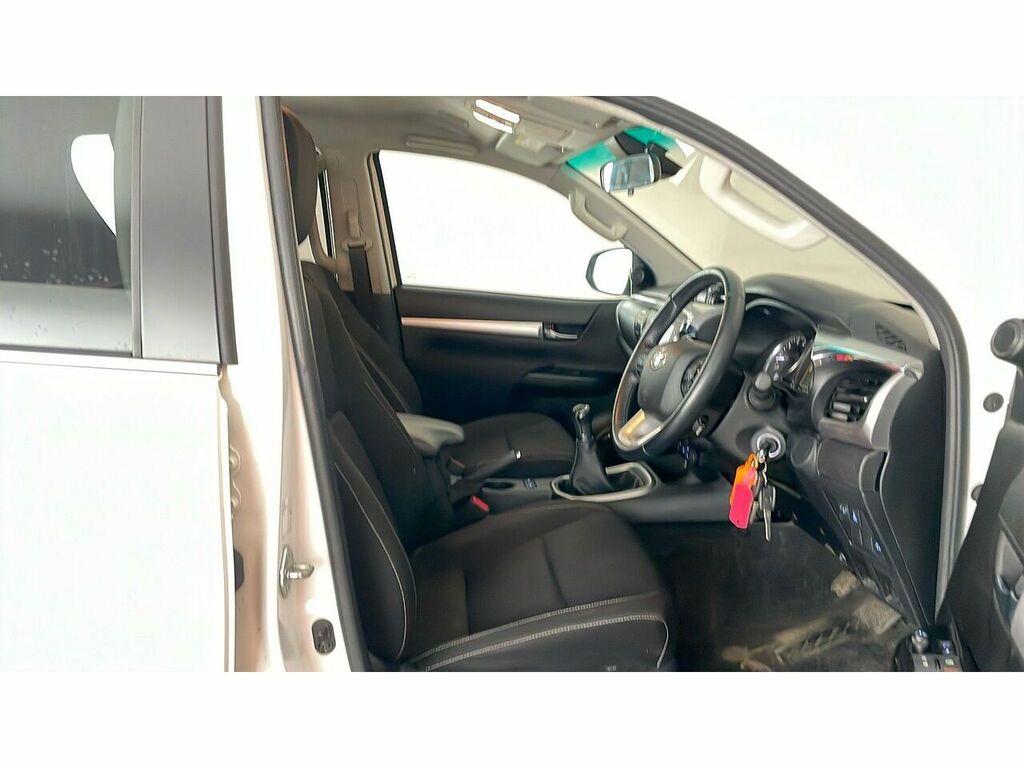 Toyota HILUX D-4d Icon White #2