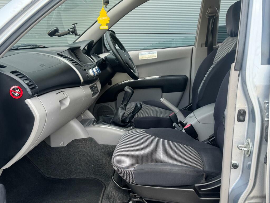 Mitsubishi L200 Warrior Silver #31