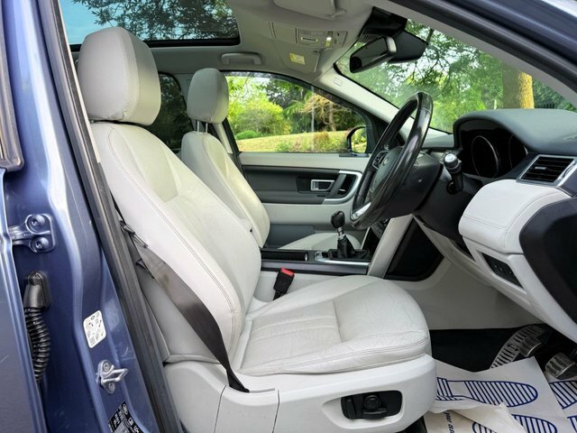 Land Rover Discovery Sport 2017 2.0 Td4 Hse Black Pack Panoramic Roof Sat Nav OY67USB Blue #5