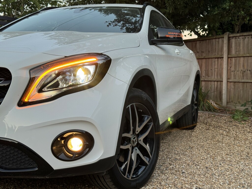Mercedes-Benz GLA Class Suv 1.6 Gla180 Urban Edition 201968 SR68JZK White #5