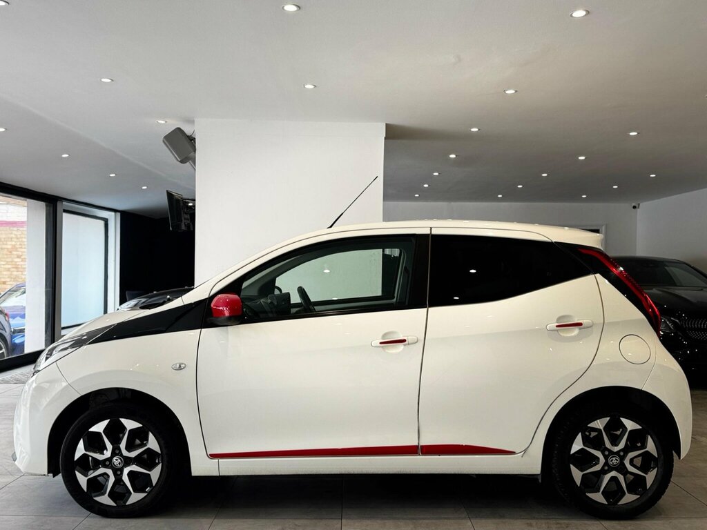 Toyota Aygo 1.0 Vvt-i X-trend Euro 6 FX70XXA White #4