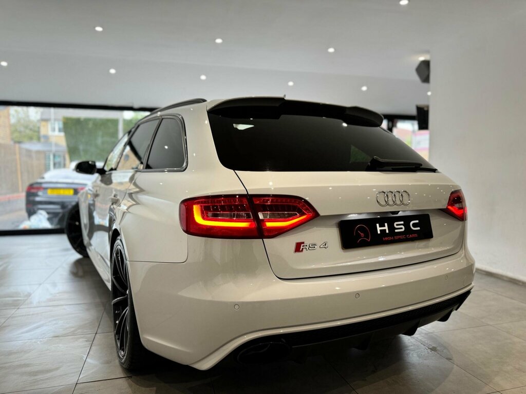 Audi RS4 Avant Estate Black #35
