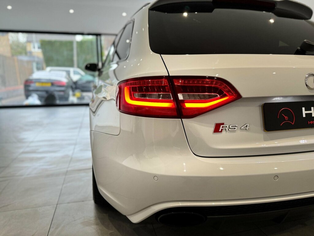 Audi RS4 Avant Estate Black #34