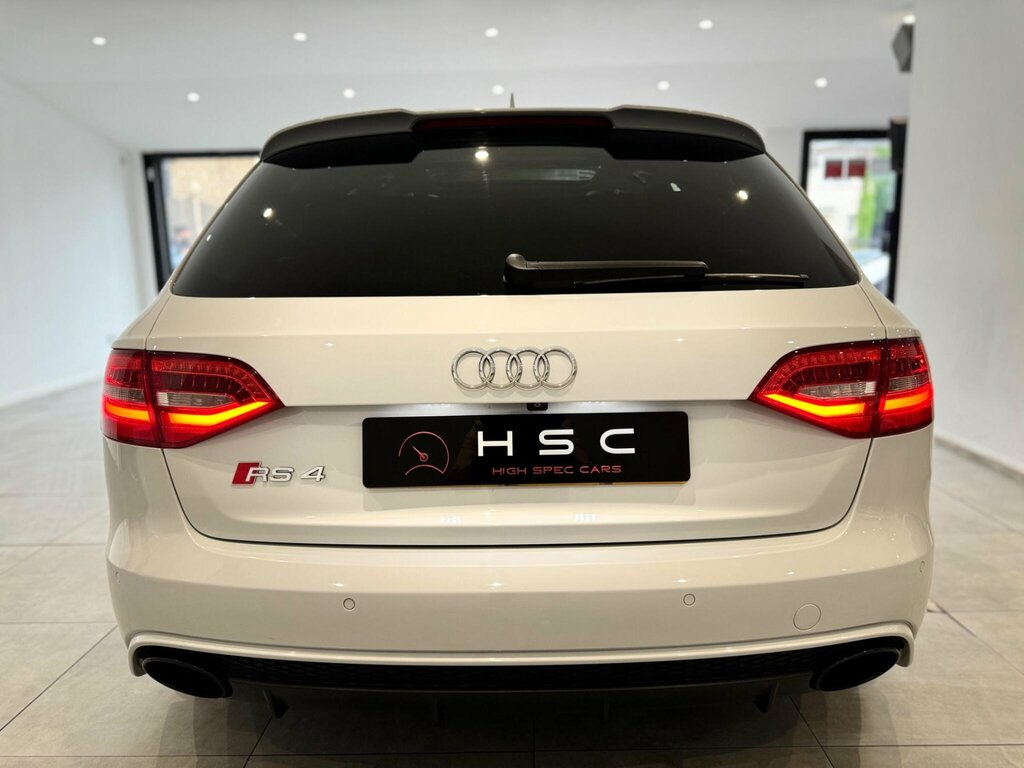 Audi RS4 Avant Estate Black #5