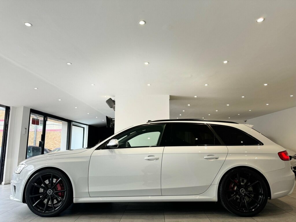 Audi RS4 Avant Estate Black #4