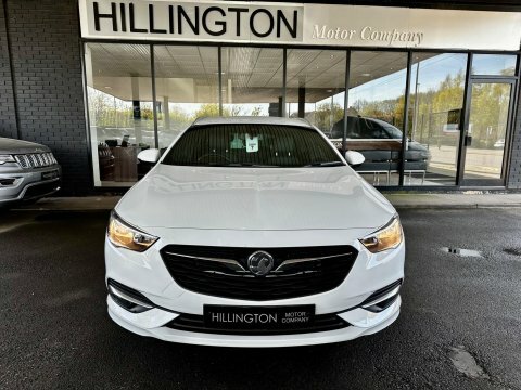 Vauxhall Insignia 2.0 Turbo D FE18YPV White #3