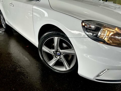 Volvo V40 1.6 T2 R-design White #6